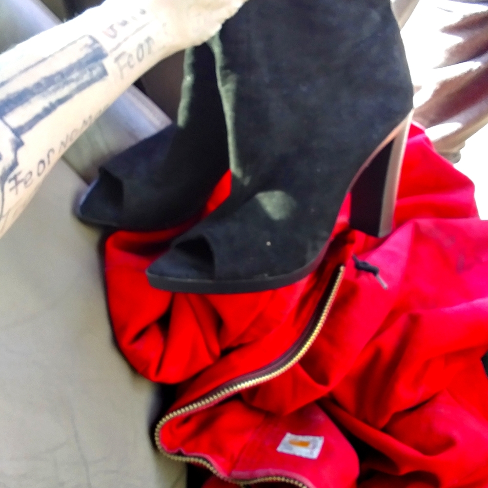 Size 7.5 womens boots